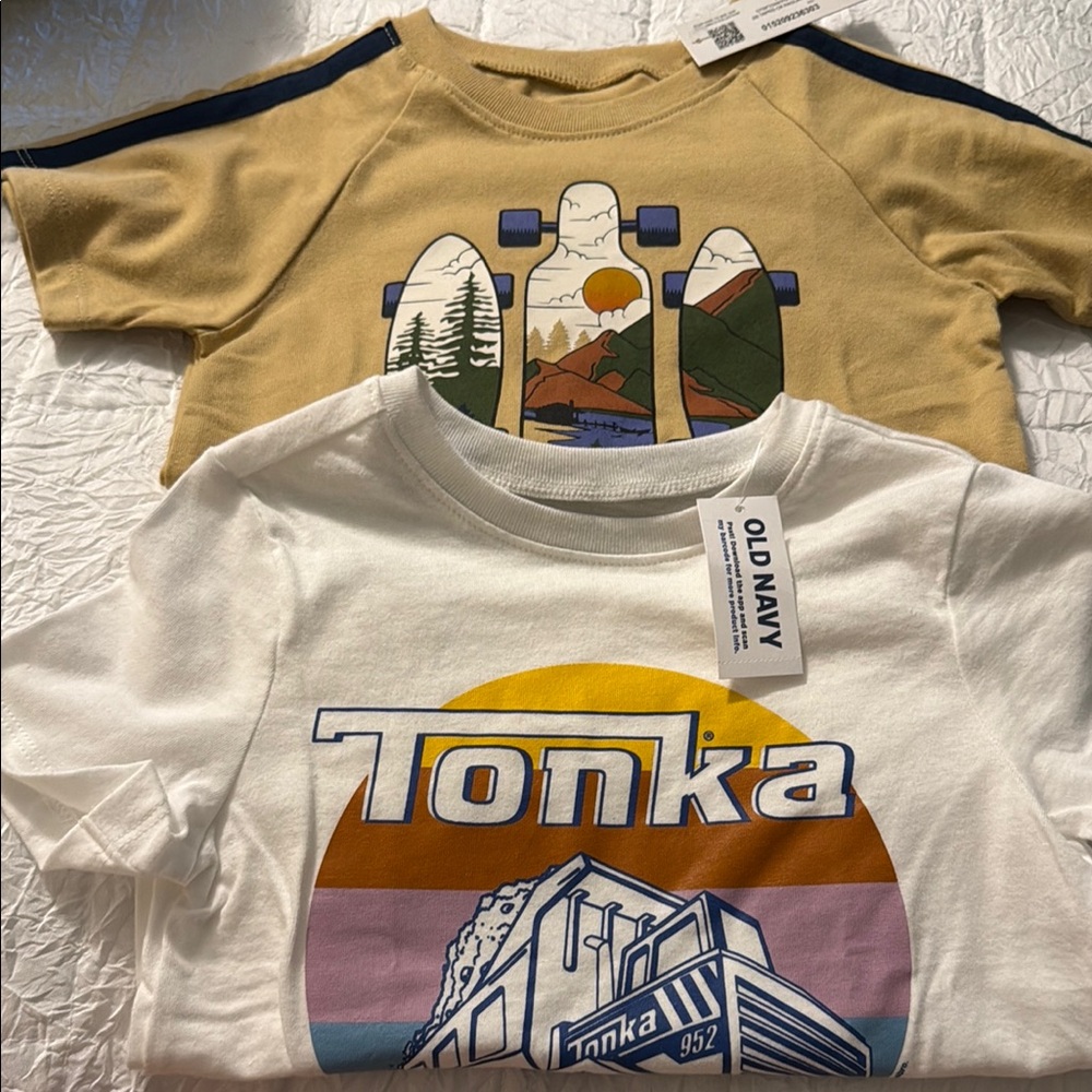 Old Navy Short Sleeve Tees White and Tan